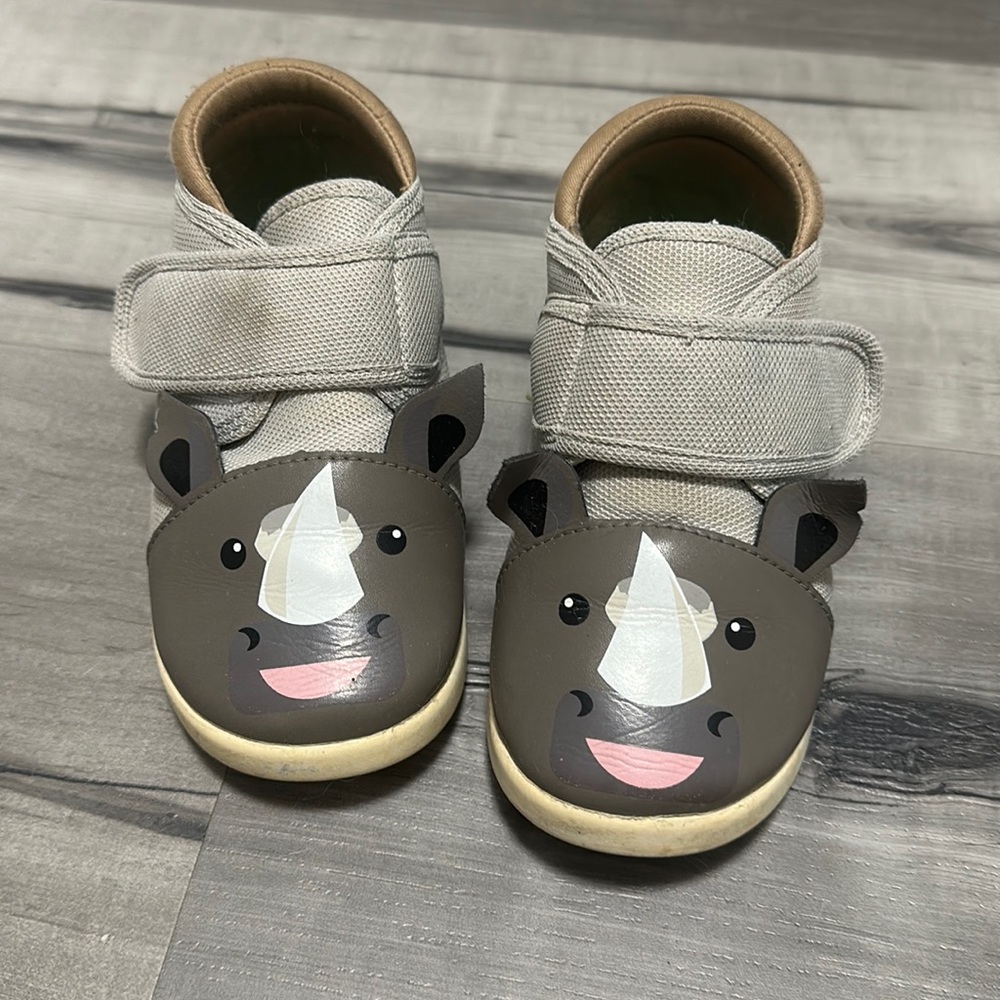 Ikiki Rhino Squeaky Shoes Toddler Size 9 Works! Grey White Brown